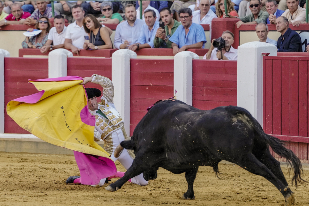 Primera corrida de la Feria de la Virgen de San Lorenzo de Valladolid  / EFE