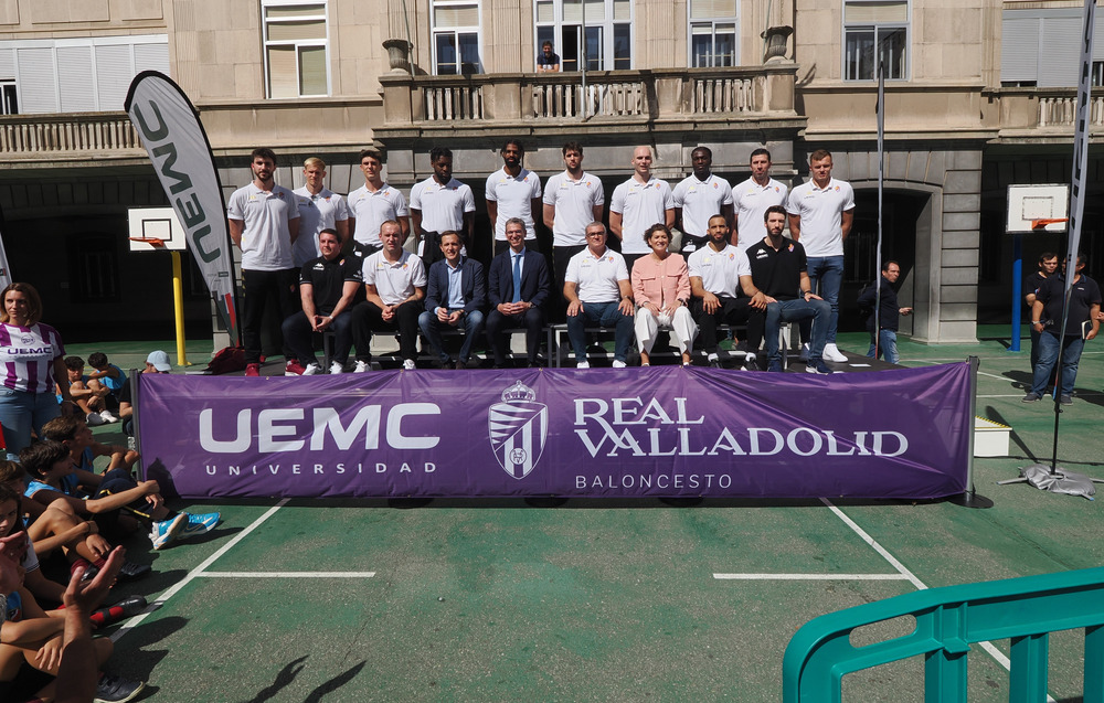 Presentación del equipo de baloncesto UEMC Real Valladolid.  / R.VALTERO / ICAL