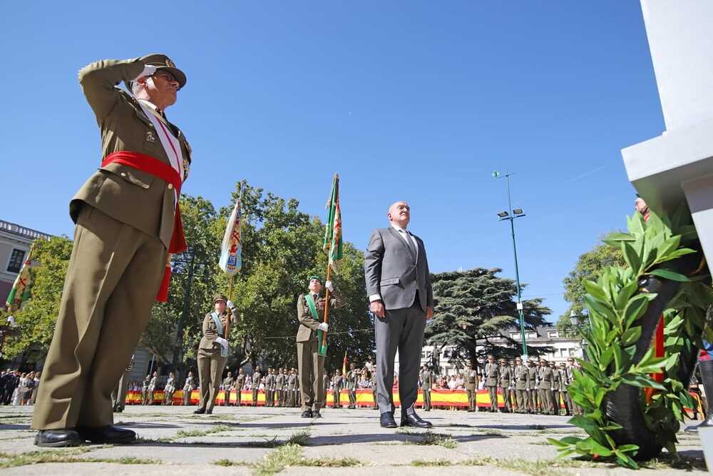 Jura de Bandera para personal civil en Valladolid.  / JAVIER LAZAGABASTER