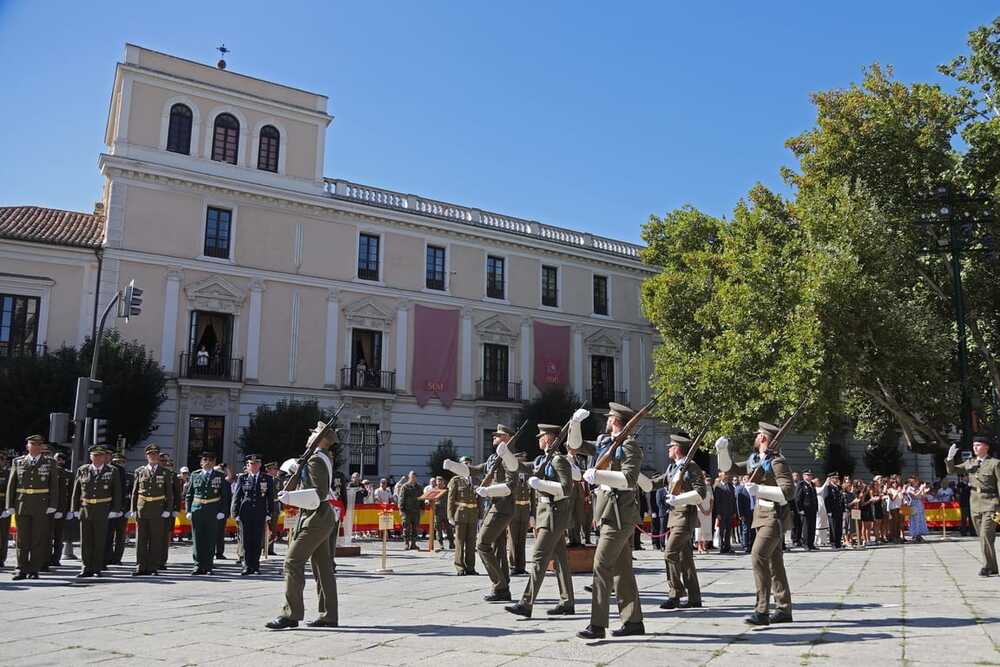 Jura de Bandera para personal civil en Valladolid.  / JAVIER LAZAGABASTER