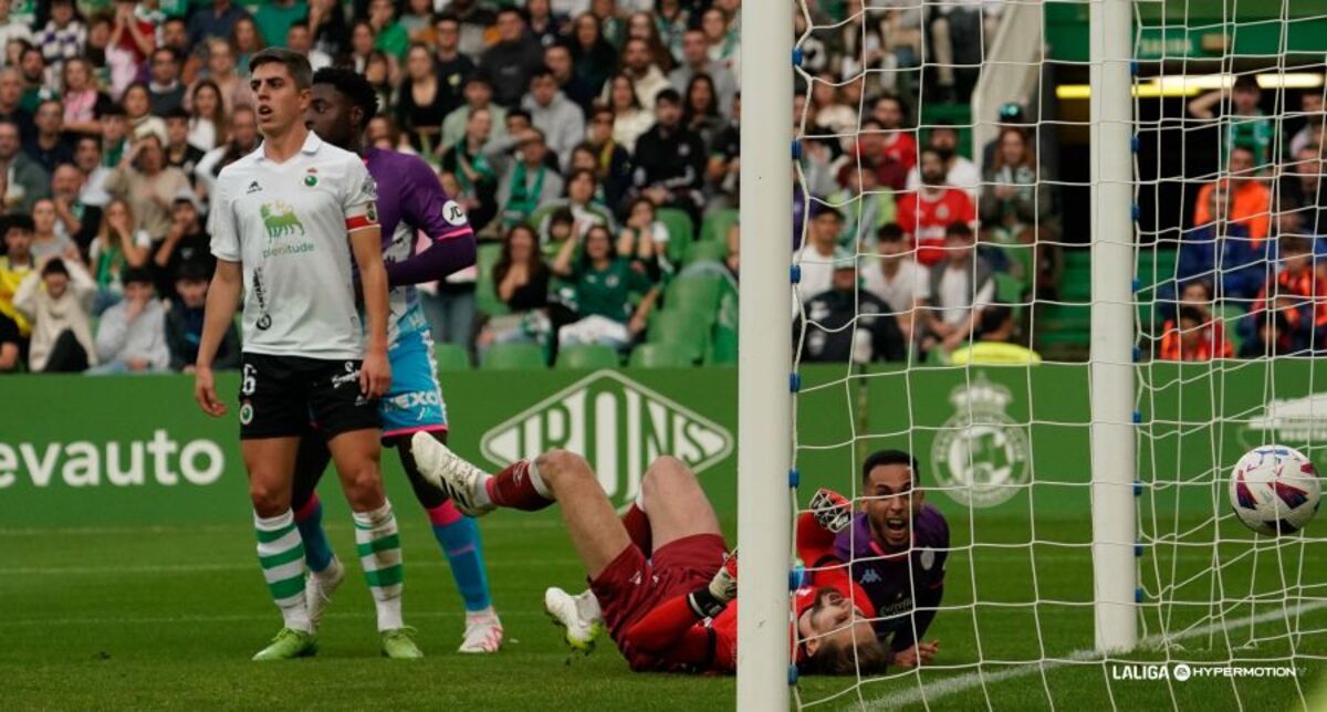 Imagen del Racing de Santander-Real Valladolid.  / LALIGA