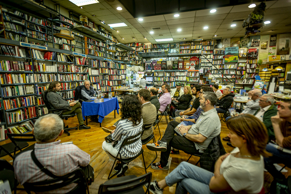 Antonio Pérez Henares presenta su última novela La española  / JONATHAN TAJES