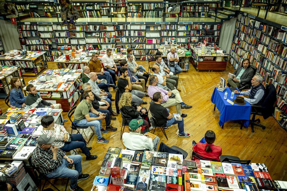 Antonio Pérez Henares presenta su última novela La española  / JONATHAN TAJES