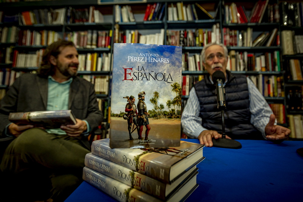 Antonio Pérez Henares presenta su última novela La española  / JONATHAN TAJES