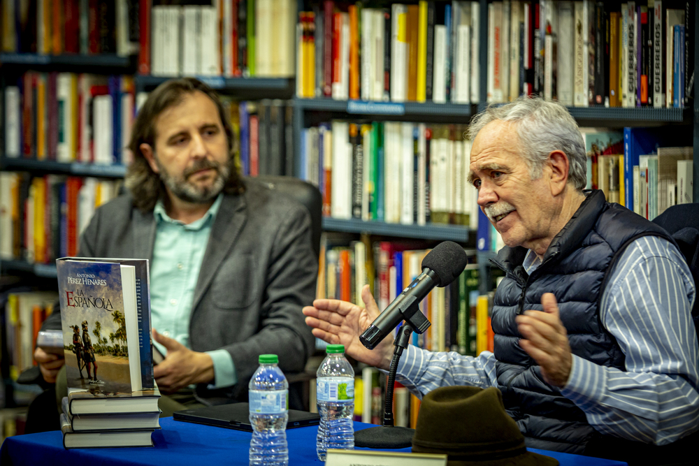 Antonio Pérez Henares presenta su última novela La española  / JONATHAN TAJES