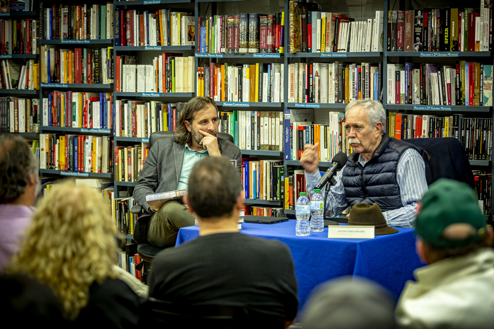 Antonio Pérez Henares presenta su última novela La española  / JONATHAN TAJES