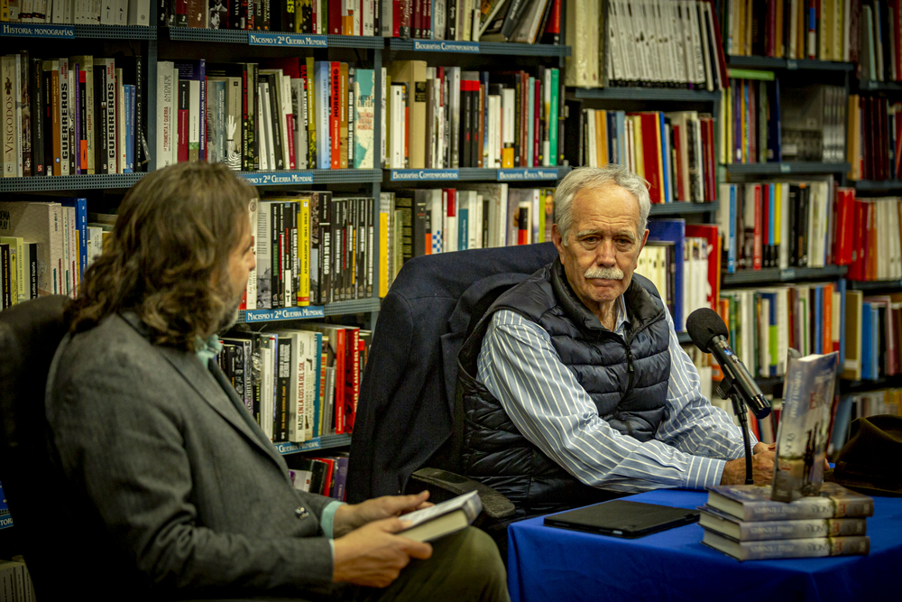 Antonio Pérez Henares presenta su última novela La española  / JONATHAN TAJES