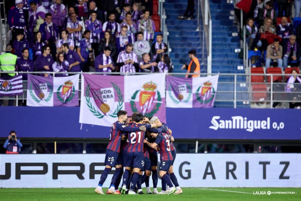 El Real Valladolid cayó goleado en Ipurua.  / LALIGA