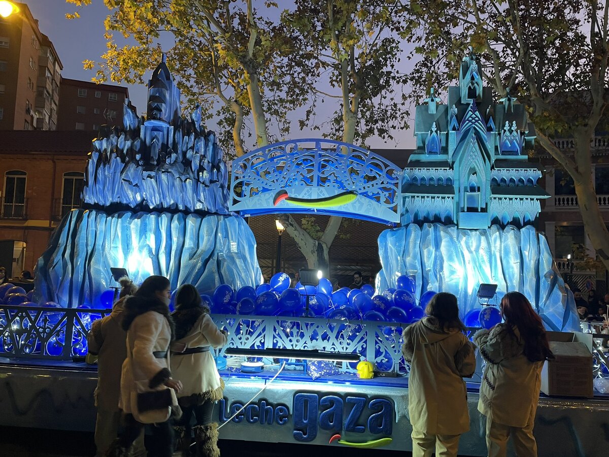 Papá Noel recorre las calles de Valladolid .  / El Día de Valladolid