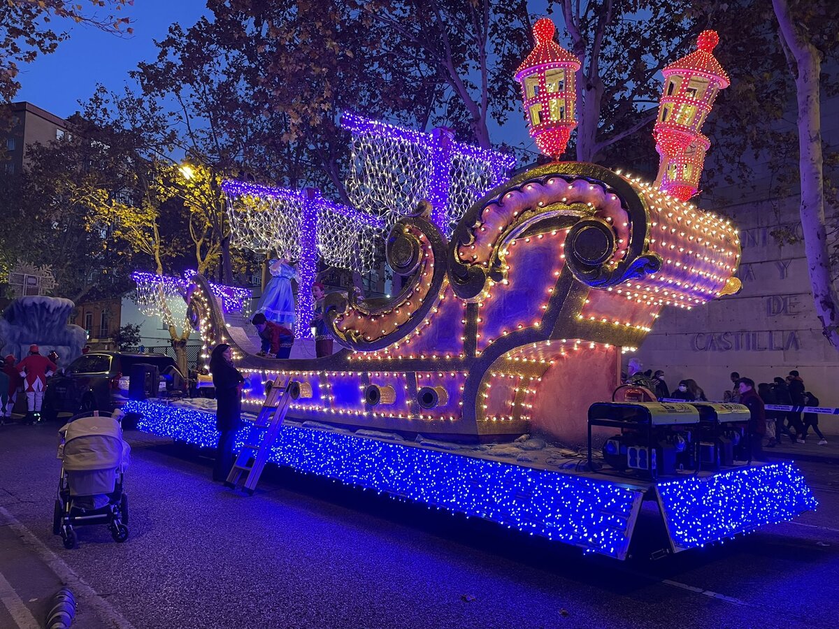 Papá Noel recorre las calles de Valladolid .  / El Día de Valladolid