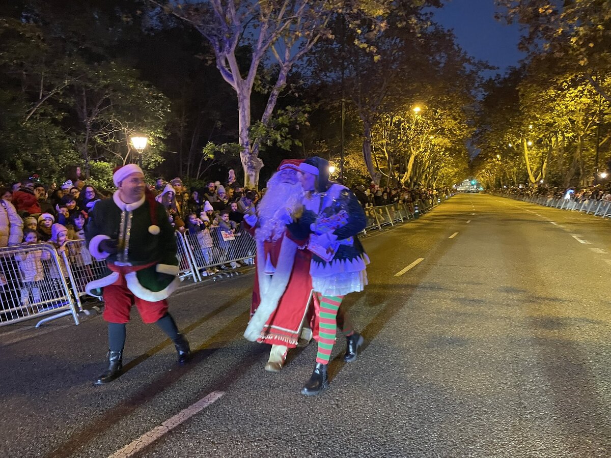 Papá Noel recorre las calles de Valladolid .  / El Día de Valladolid