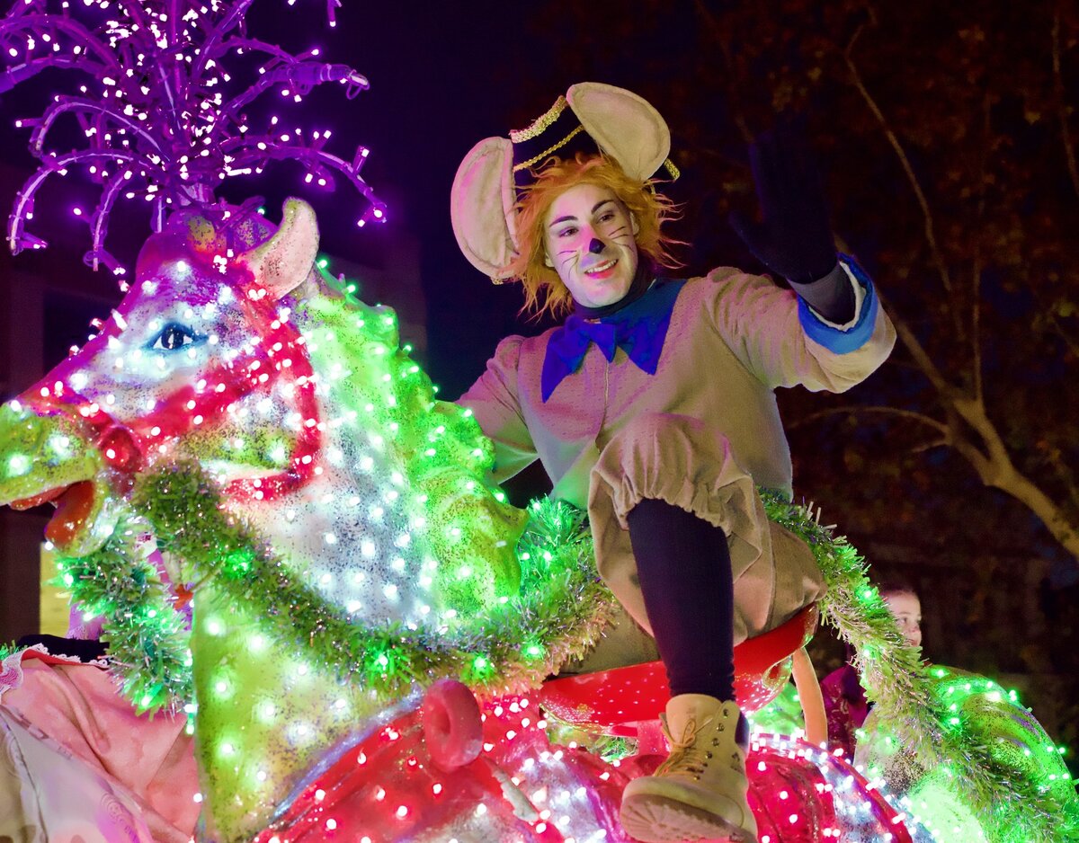 Papá Noel recorre las calles de Valladolid .  / El Día de Valladolid