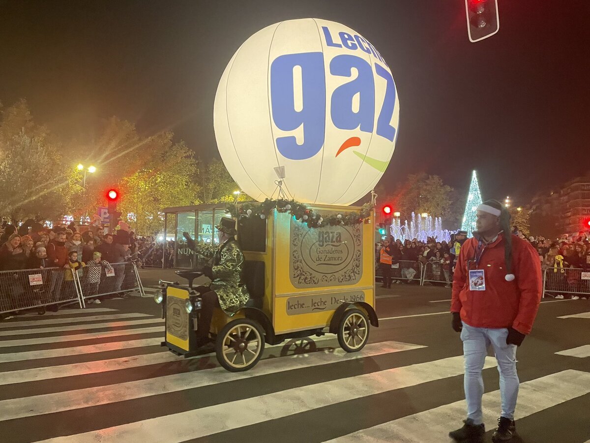 Papá Noel recorre las calles de Valladolid .  / El Día de Valladolid