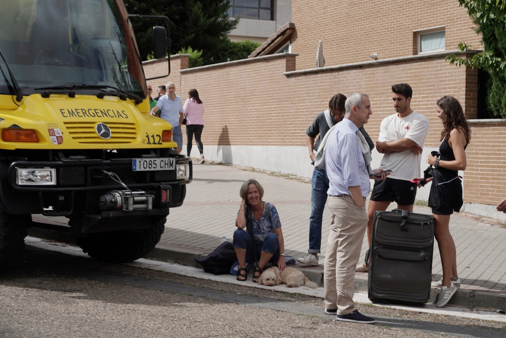 Explosión de una vivienda en la calle Juan de Valladolid en Parquesol.  / RUBN CACHO ICAL