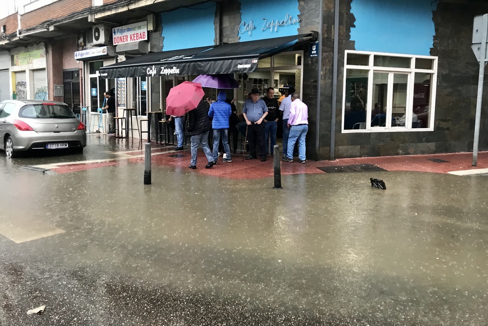 Imagen de las fuertes lluvias en Valladolid.  / MIRIAM CHACN ICAL