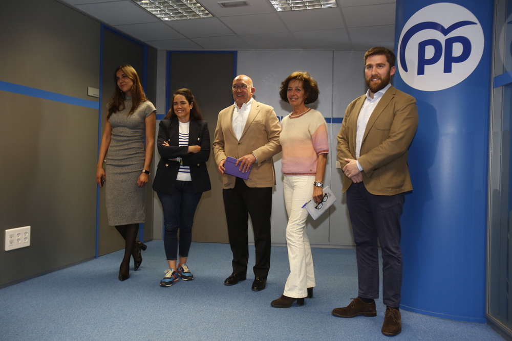 Jesús Julio Carnero presenta a su equipo para la candidatura a la alcaldía de Valladolid 