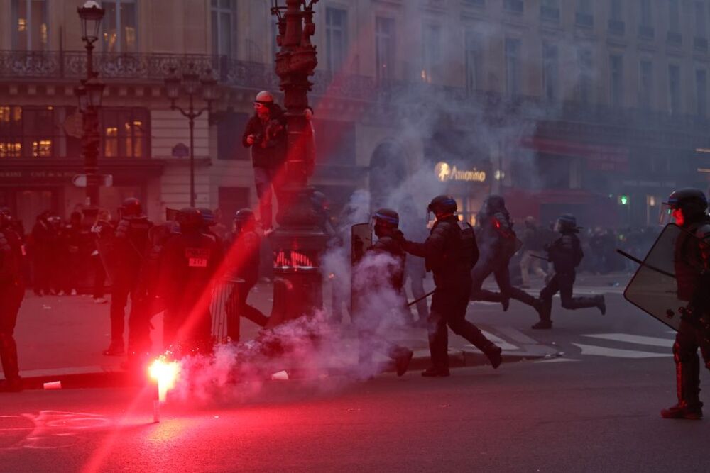 Nationwide strike in France against planned pension reform  / MOHAMMED BADRA