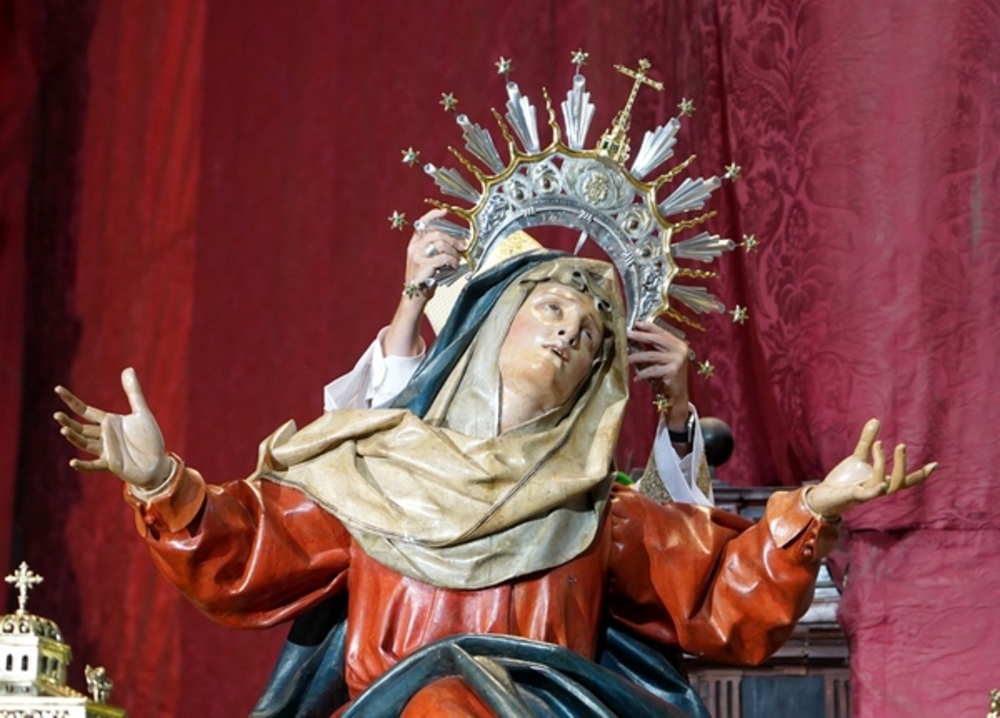 Imagen de archivo de la coronación de ‘Nuestra Madre la Virgen de los Dolores de la Vera Cruz’.  / ICAL
