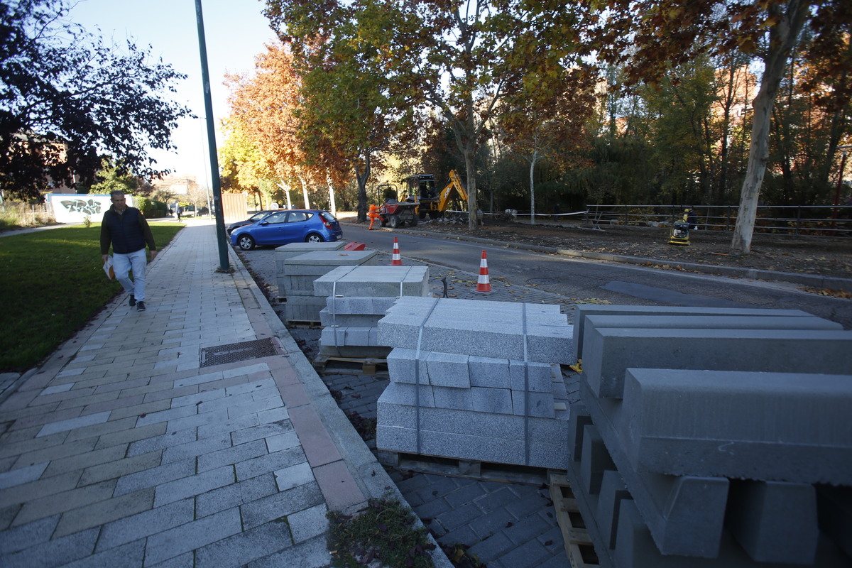 Obras del nuevo carril bici de la calle de las Eras.  / JONATHAN TAJES