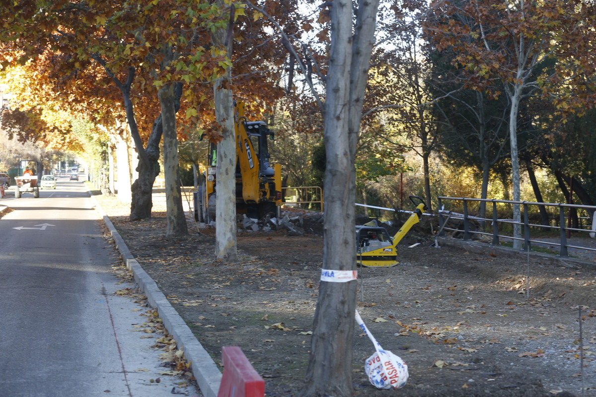 Obras del nuevo carril bici de la calle de las Eras.  / JONATHAN TAJES