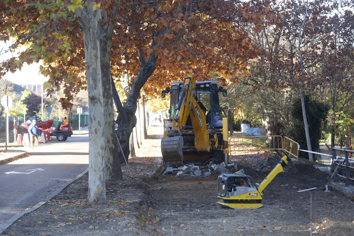 Obras del nuevo carril bici de la calle de las Eras.