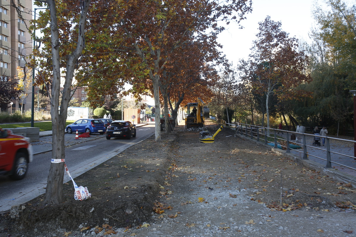 Obras del nuevo carril bici de la calle de las Eras.  / JONATHAN TAJES