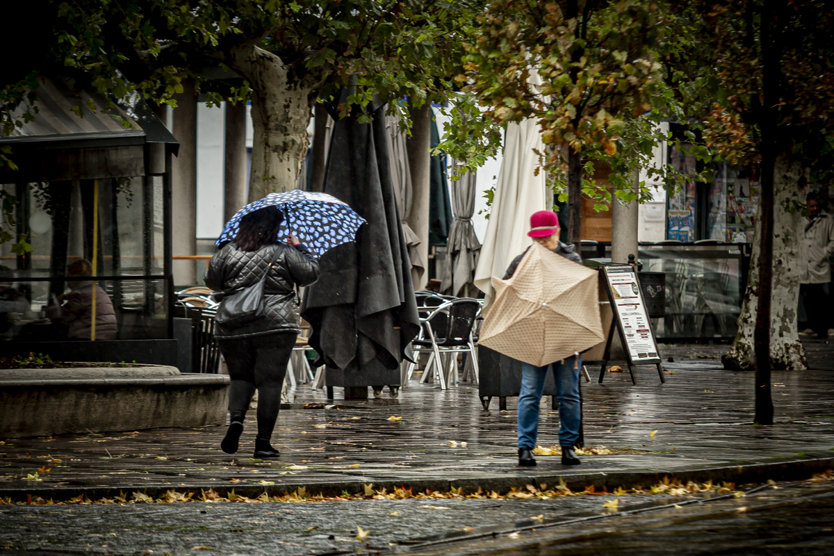 Temporal de viento y lluvia en Valladolid.  / JONATHAN TAJES