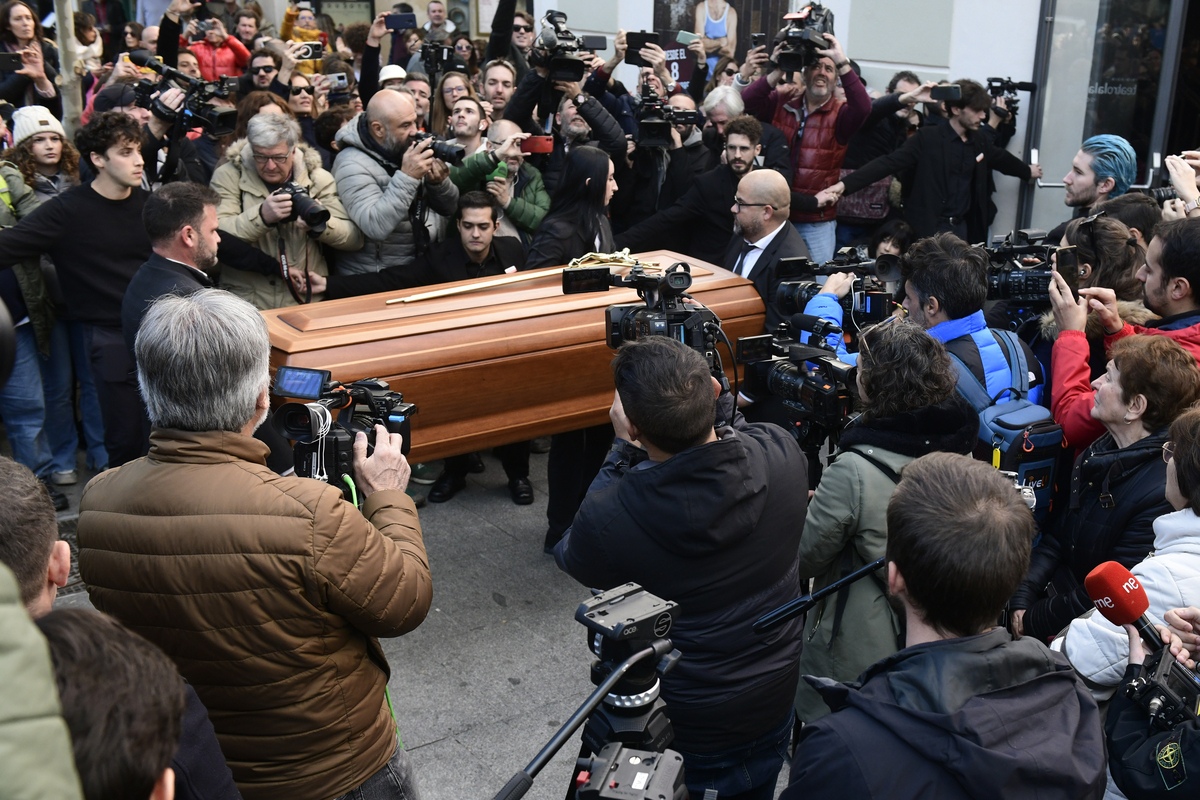 Capilla ardiente de la actriz y cantante Concha Velasco en el Teatro de La Latina  / VÍCTOR LERENA   EFE