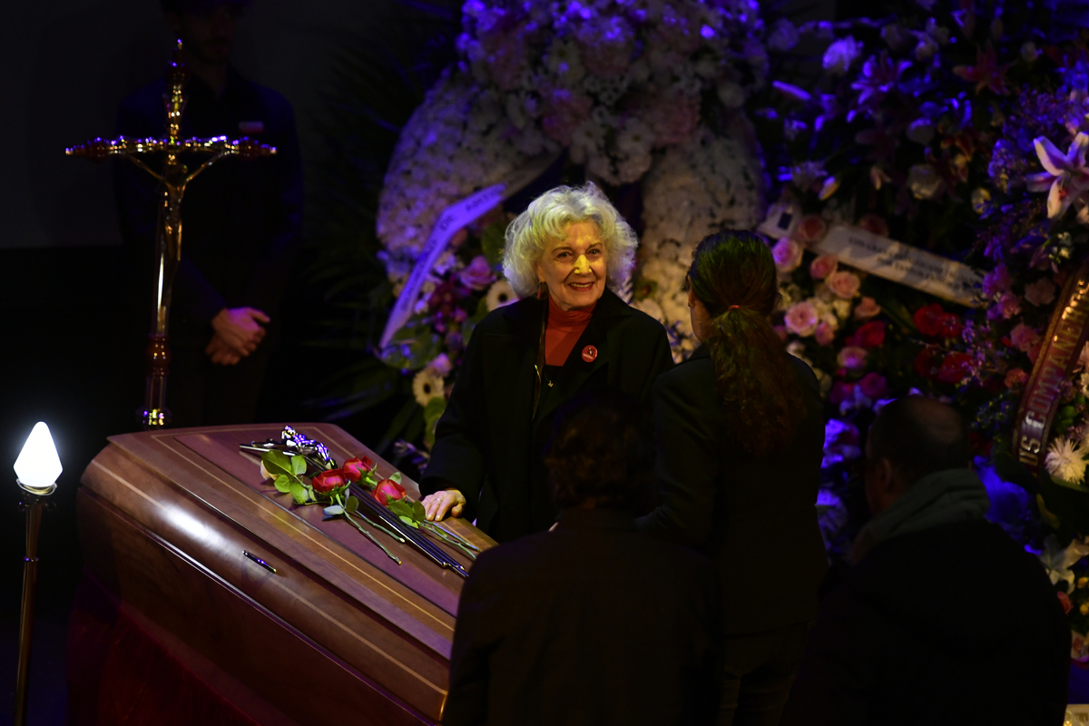 La capilla ardiente de Concha Velasco en el Teatro La Latina de Madrid  / VÍCTOR LERENA   EFE