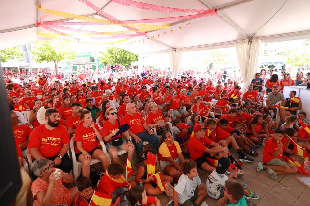 Seguimiento de la final del Mundial femenino de fútbol en Pòrtol, Mallorca  / TOMÀS MOYÀ