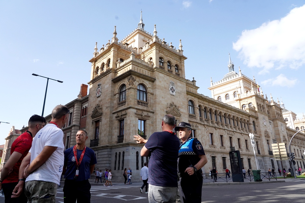 Preparativos para la etapa contrarreloj de la Vuelta Ciclista a España en Valladolid  / MIRIAM CHACÓN / ICAL