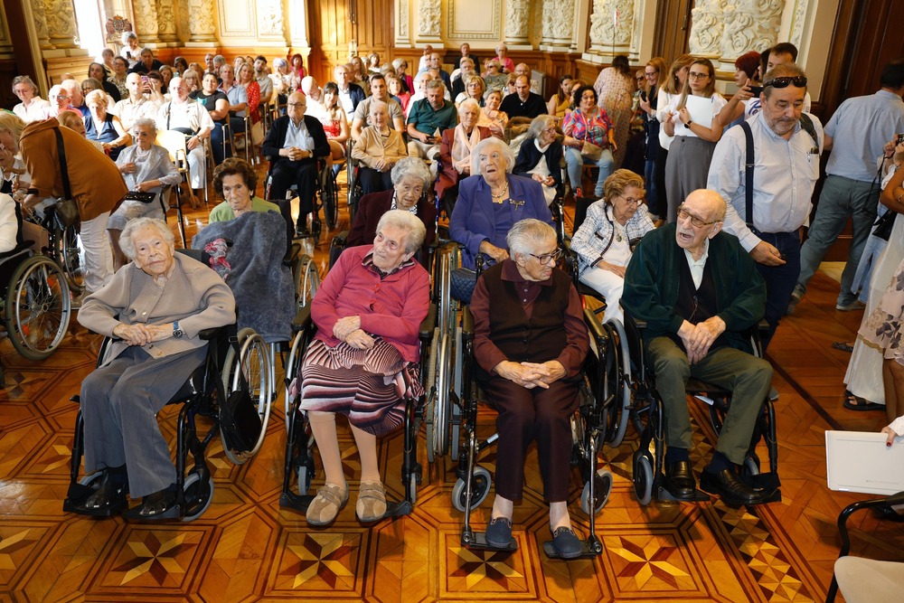 Conmemoración del Día Internacional de las Personas de Edad en el Ayuntamiento.  / AYUNTAMIENTO DE VALLADOLID