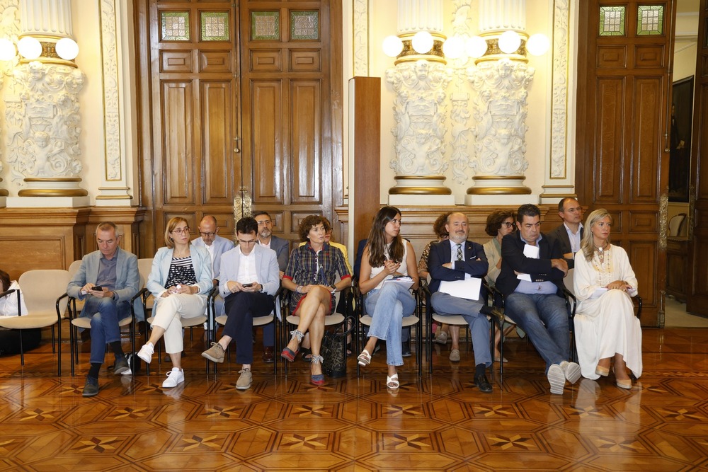 Conmemoración del Día Internacional de las Personas de Edad en el Ayuntamiento.  / AYUNTAMIENTO DE VALLADOLID