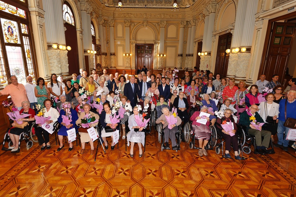 Conmemoración del Día Internacional de las Personas de Edad en el Ayuntamiento.