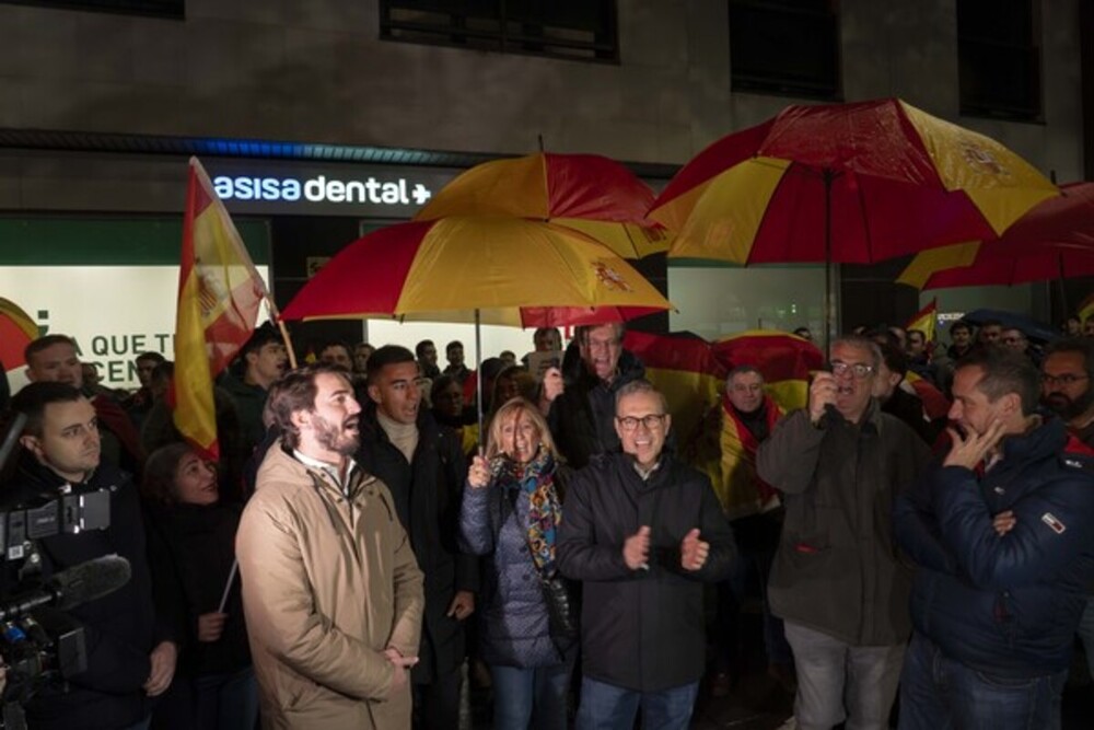 Protestas frente a la sede del PSOE de Valladolid.