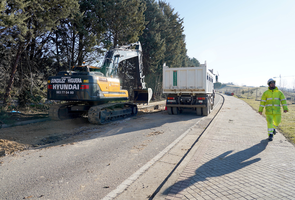 Obras de la red de calor sostenible 'Valladolid-Oeste'  / LETICIA PÉREZ / ICAL