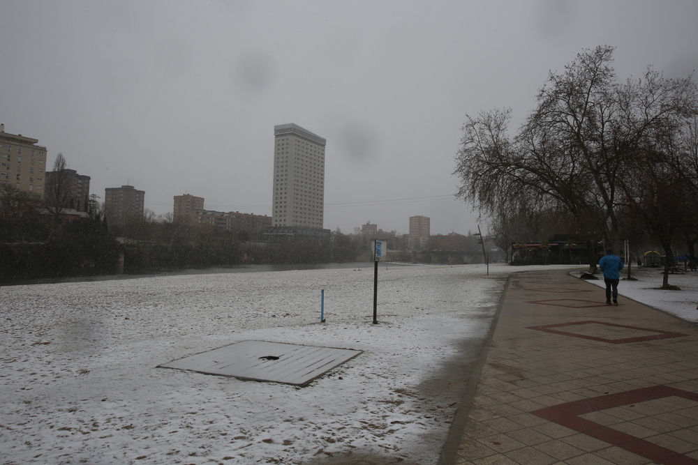 Nevada en Valladolid.  / J.T.