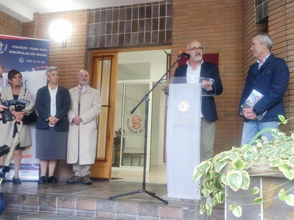 El COAVA otorga la placa DOCOMOMO al Colegio Juan XXIII de Valladolid por su especial valor patrimonial.