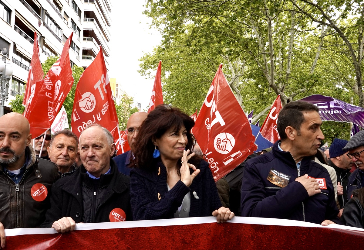 Manifestación del 1 de mayo en Valladolid.  / MIRIAM CHACÓN ICAL