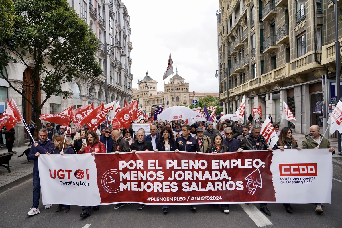 Manifestación del 1 de mayo en Valladolid.  / MIRIAM CHACÓN ICAL