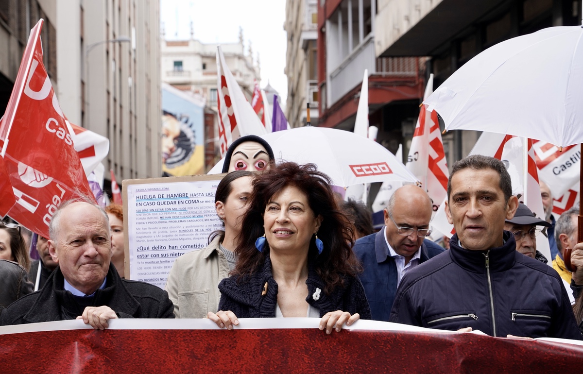 Manifestación del 1 de mayo en Valladolid.  / MIRIAM CHACÓN ICAL