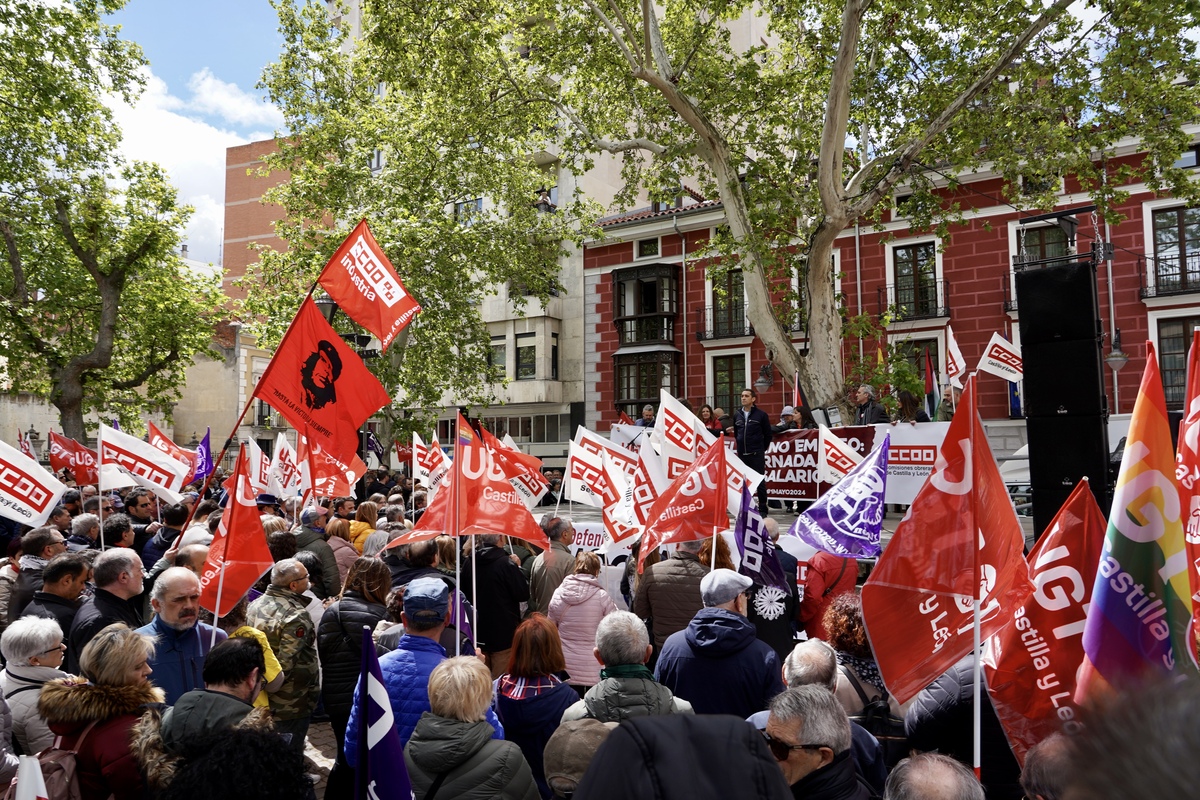 Manifestación del 1 de mayo en Valladolid.  / MIRIAM CHACÓN ICAL