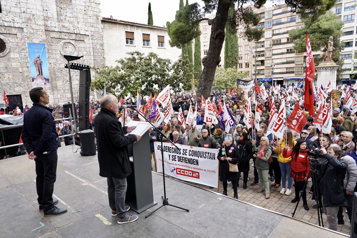 Manifestación del 1 de mayo en Valladolid.  / MIRIAM CHACÓN ICAL