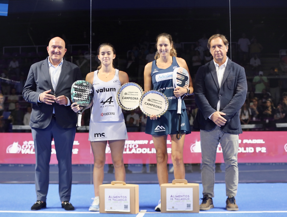 Final del Oysho Valladolid Padel Premier en Pisuerga.  / MONTSE.ALVAREZ