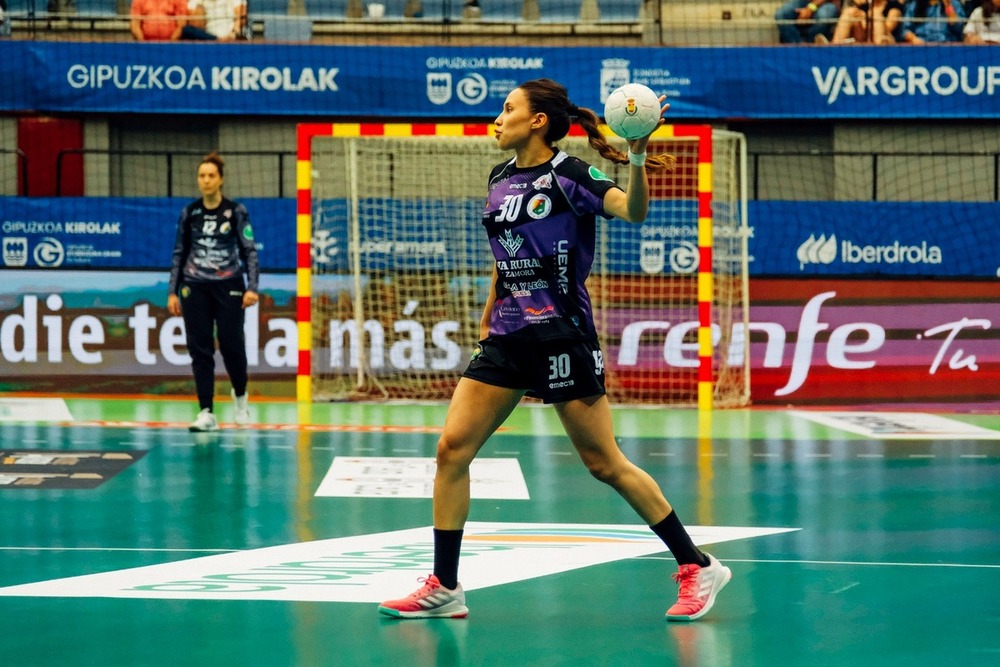 Caja Rural Aula Valladolid se planta en su tercera final de la Copa de la Reina tras ganar al KH-7 Bm Granollers.