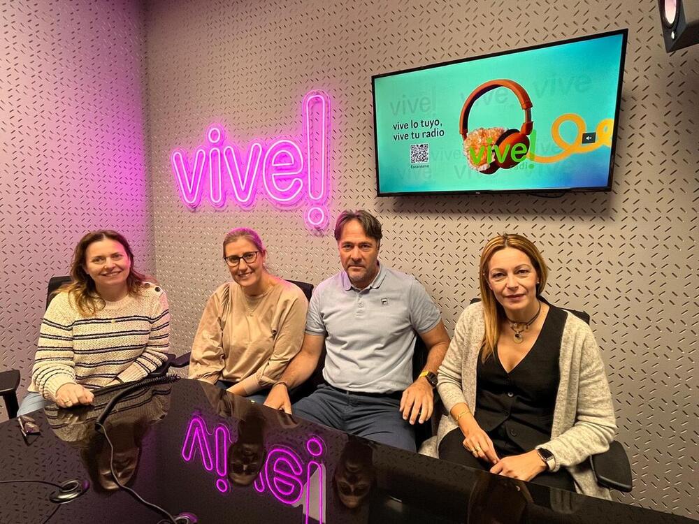 Rosana Ugidos, María Velasco, Miguel Ángel Ronda y Pilar Villa forman el equipo comercial y de gestión de Vive Radio en Valladolid. 