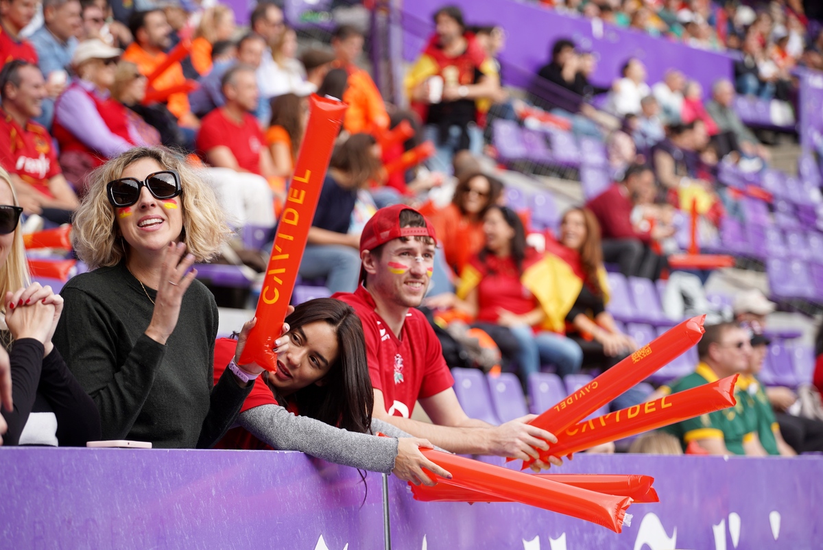 La selección española absoluta de rugby masculino se enfrenta a Fiyi en el estadio José Zorrilla de Valladolid.  / MIRIAM CHACÓN / ICAL