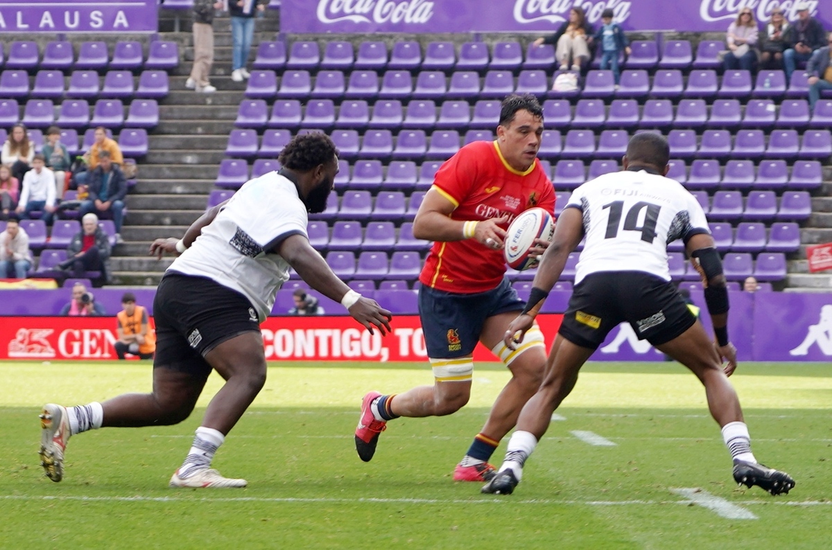 La selección española absoluta de rugby masculino se enfrenta a Fiyi en el estadio José Zorrilla de Valladolid.  / MIRIAM CHACÓN / ICAL