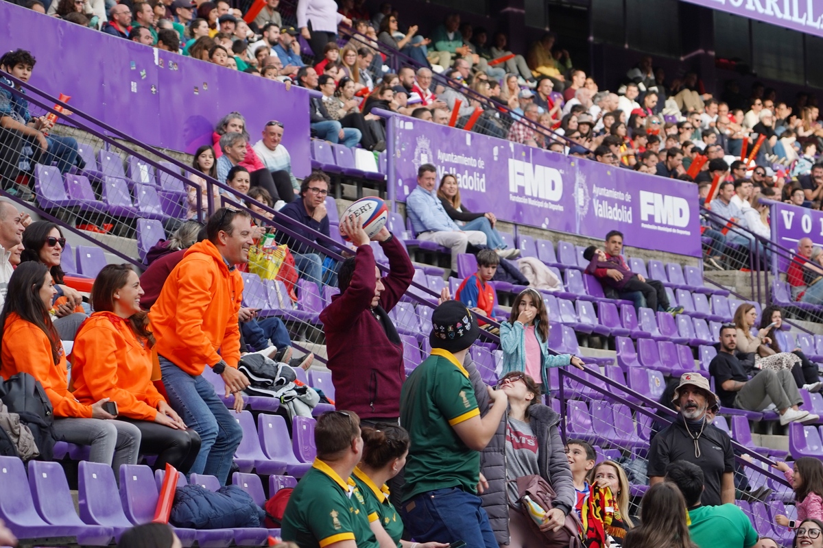 La selección española absoluta de rugby masculino se enfrenta a Fiyi en el estadio José Zorrilla de Valladolid.  / MIRIAM CHACÓN / ICAL