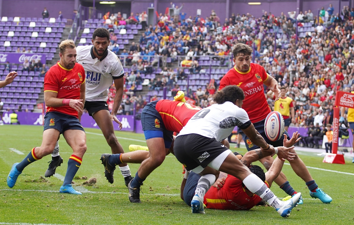 La selección española absoluta de rugby masculino se enfrenta a Fiyi en el estadio José Zorrilla de Valladolid.  / MIRIAM CHACÓN / ICAL